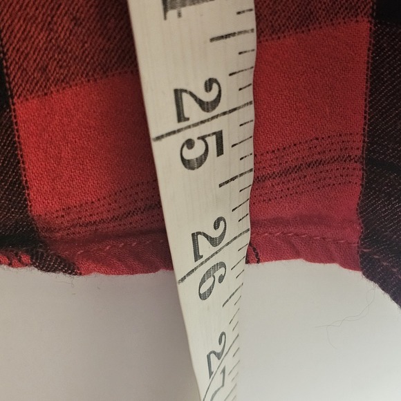 Time and Tru Flannel Shirt Womens Large Red Black Plaid Pocket Cotton Roll Tab L - Picture 12 of 13